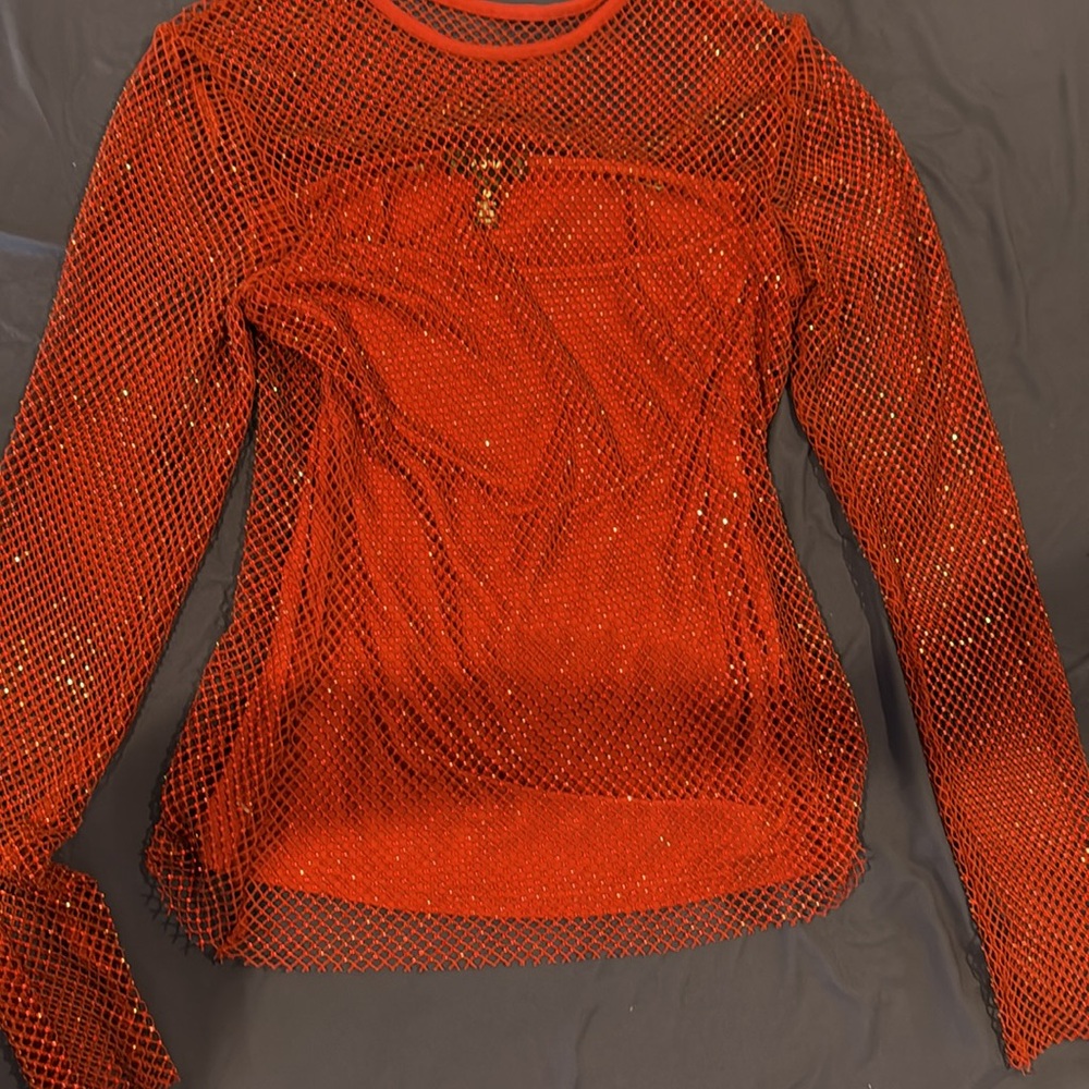 Pretty  burgundy red mesh long sleeve shirt
For any occasion
